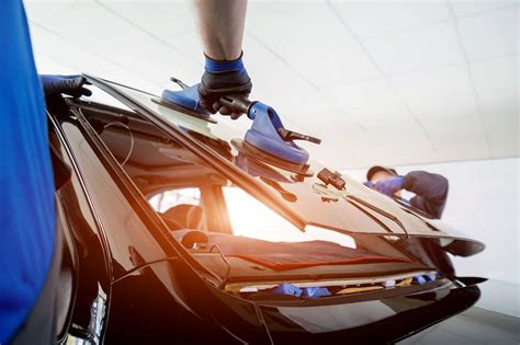 Auto Glass Replacement .